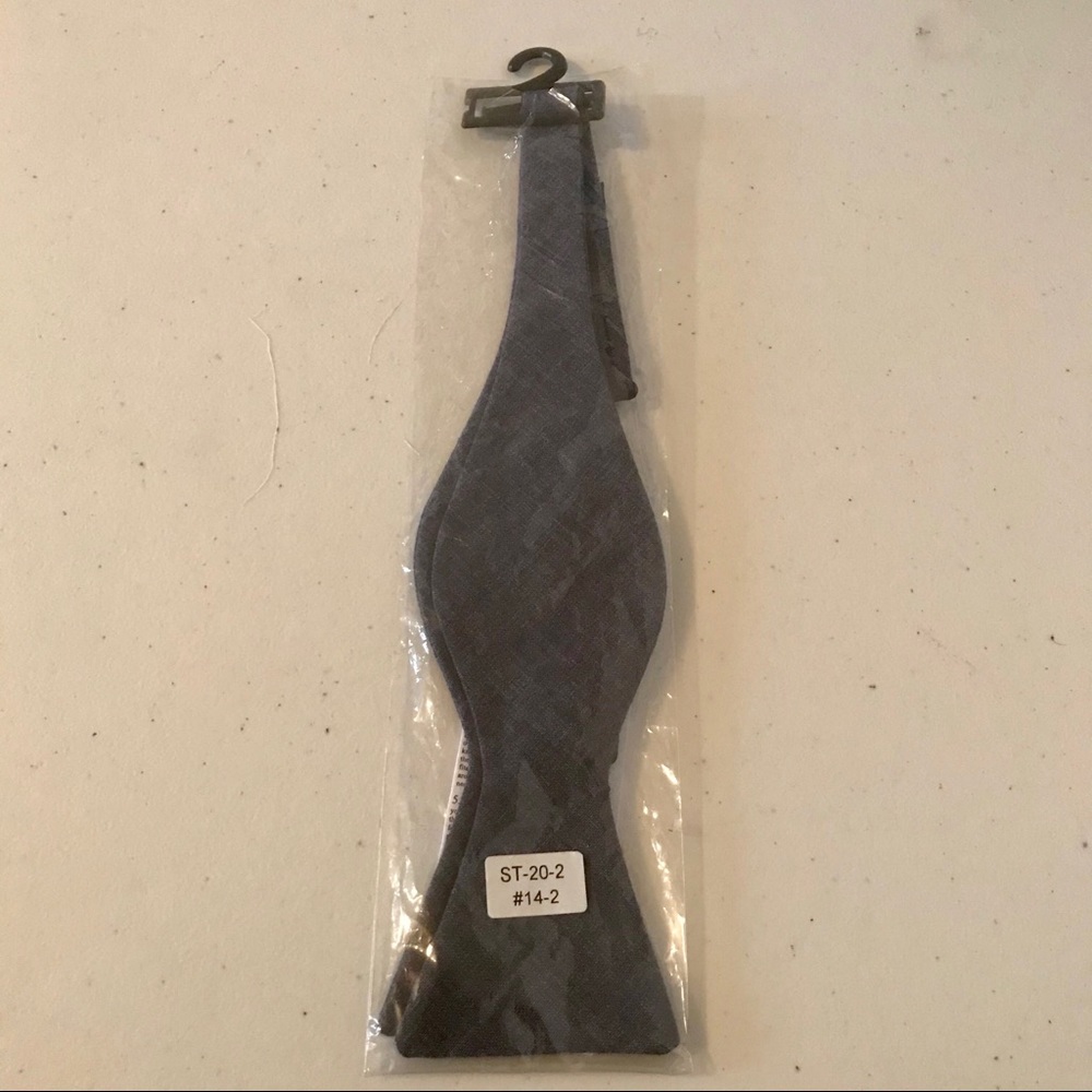 DIBI Denim Blue Bow Tie (NWOT)